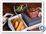 Fillet steaks chips mushrooms salad & dipping sauces GP10 Platter